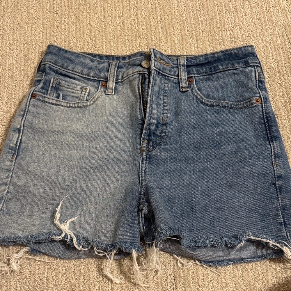 Dual color denim shorts
